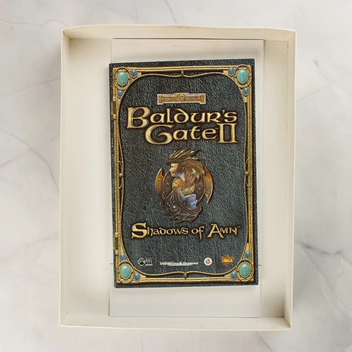 Baldur's Gate II kézikönyv a dobozban A Baldur's Gate II Shadows of Amn eredeti felhasználói kézikönyve a kartondobozban