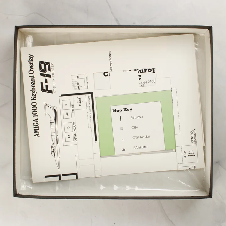 Amiga 1000 billentyűzet-sablon a dobozban
