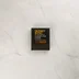 A Donkey Kong videójáték barna színű Atari cartridge-e elölről