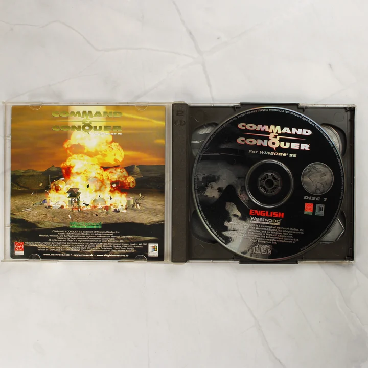 Command & Conquer Disc 1 a tokban Nyitott CD-tok a fekete színű Disc 1 lemezzel