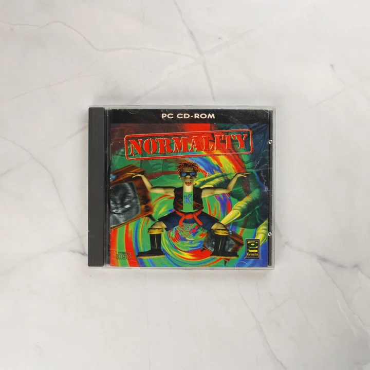 Normality PC játék CD-tok előlap A Normality PC-s videójáték normál CD-tokja elölről