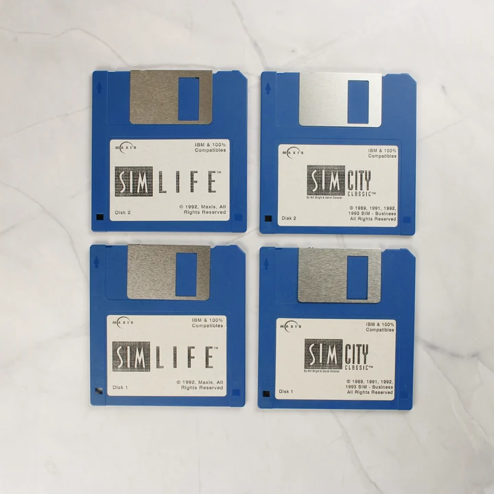 SimLife és SimCity floppy lemezek Négy darab kék színű 3,5 colos floppy lemez a SimLife és SimCity játékokhoz