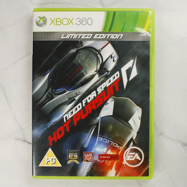 Need for Speed Hot Pursuit Limited Edition Xbox 360 előlap A Need for Speed Hot Pursuit Limited Edition Xbox 360 játék elülső borítója a zöld tokban