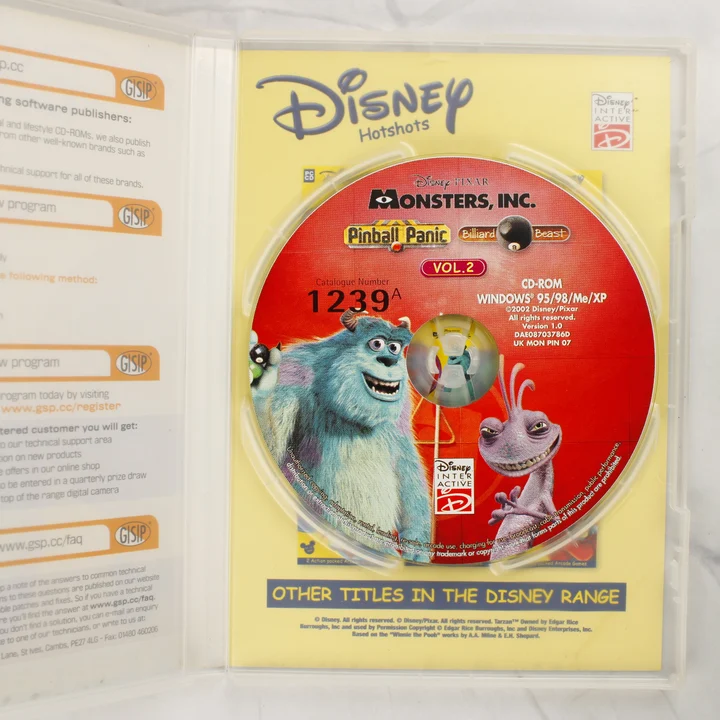 Disney Hotshots Monsters Inc Vol 2 PC játék piros színű CD-ROM lemeze a nyitott tokban