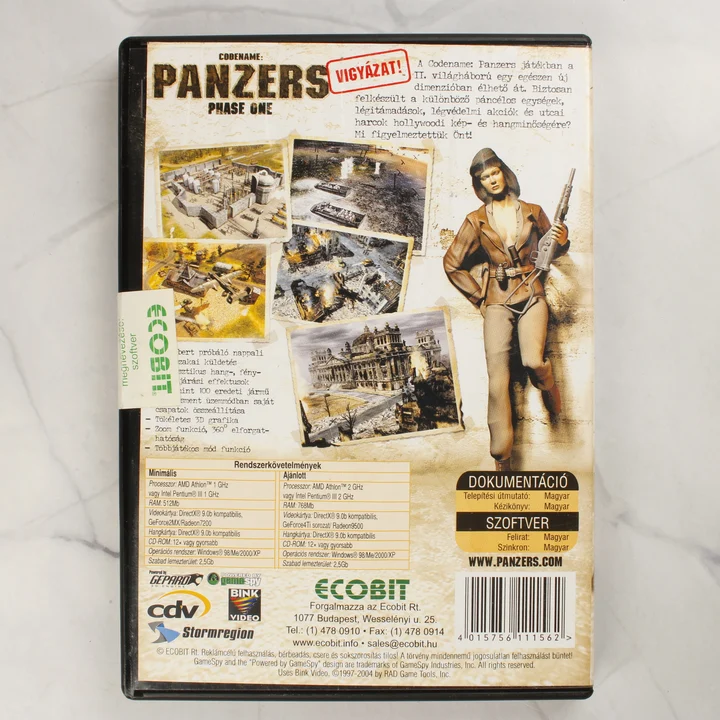 A Codename: Panzers Phase One PC-s videójáték hátlapja magyar nyelvű leírással és rendszerkövetelményekkel