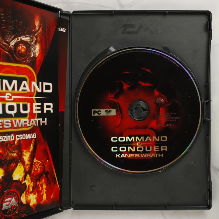 Command & Conquer 3 Kane's Wrath PC játék belső rész A nyitott tok a Command & Conquer 3: Kane's Wrath DVD lemezzel és a kézikönyvvel