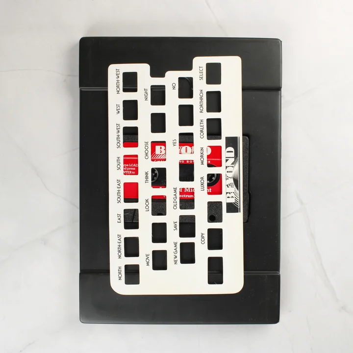 The Lords of Midnight billentyűzet-sablon a tálcán