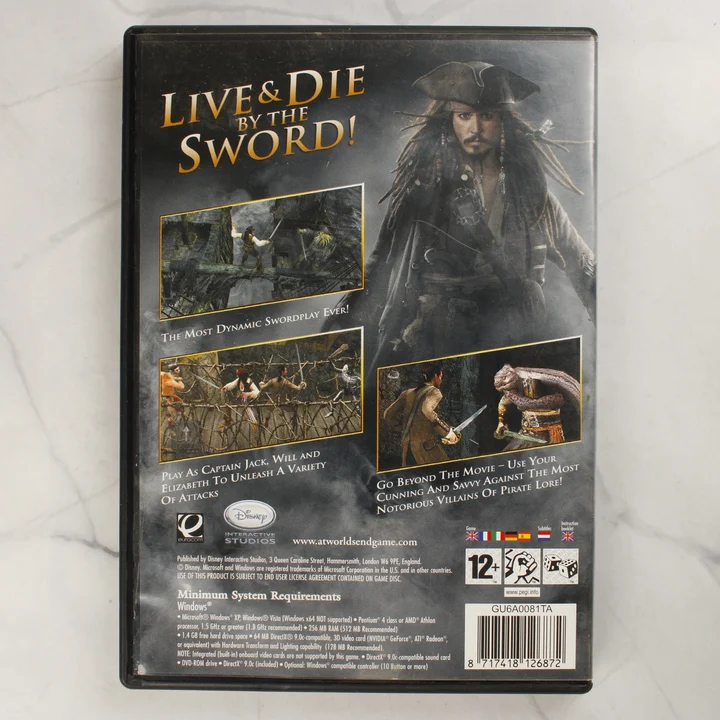 A Pirates of the Caribbean: At World's End PC játék hátoldala a rendszerkövetelményekkel és játékmenet-képekkel