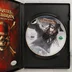 A nyitott tok a Pirates of the Caribbean: At World's End DVD-ROM lemezzel és a kézikönyvvel