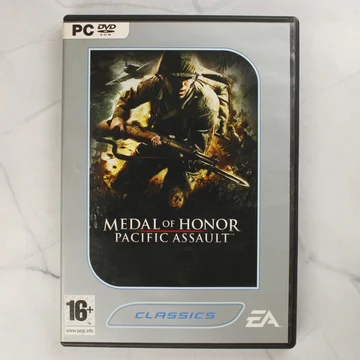 A Medal of Honor Pacific Assault PC-s videójáték Classics kiadásának előlapja szürke tokban