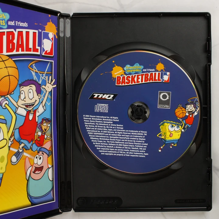 SpongeBob SquarePants and Friends Basketball PC játék lemeze a nyitott tokban