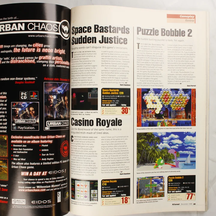 PC Format magazin belső oldalak játékismertetőkkel A PC Format magazin belső oldalai Puzzle Bobble 2 és Casino Royale játékismertetőkkel