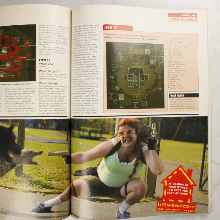 PC Format magazin belső oldalak játékmenet leírással A PC Format magazin belső oldalai játékmenet leírással és illusztrációval