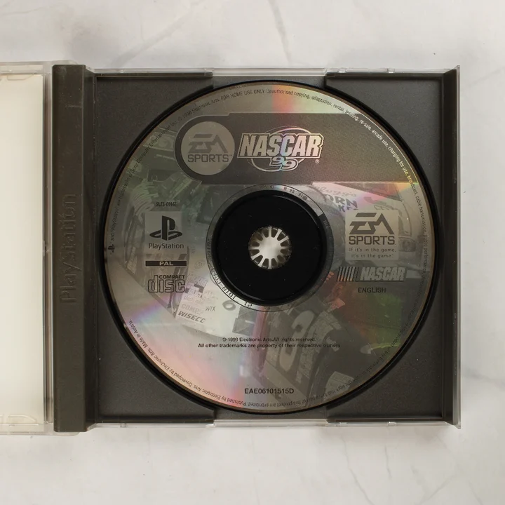 NASCAR 99 PlayStation játéklemez NASCAR 99 PlayStation CD lemez a nyitott tokban
