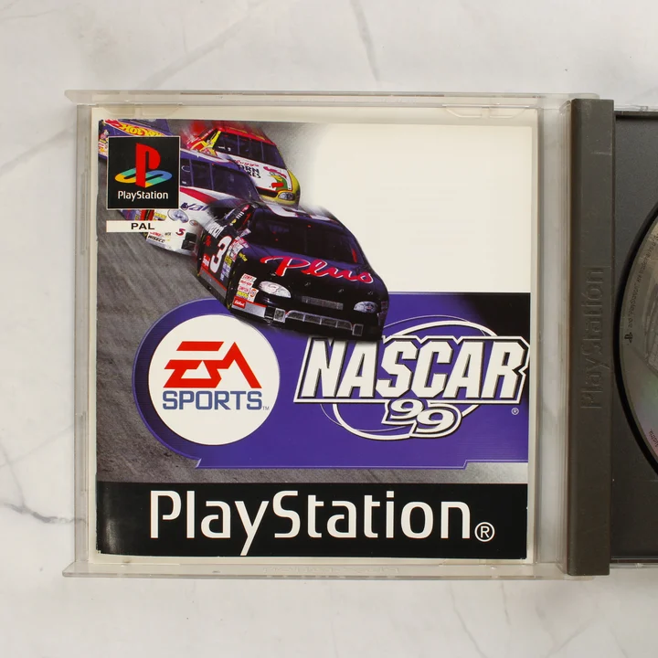 NASCAR 99 PlayStation kiskönyv NASCAR 99 PlayStation játék kézikönyv előlapja