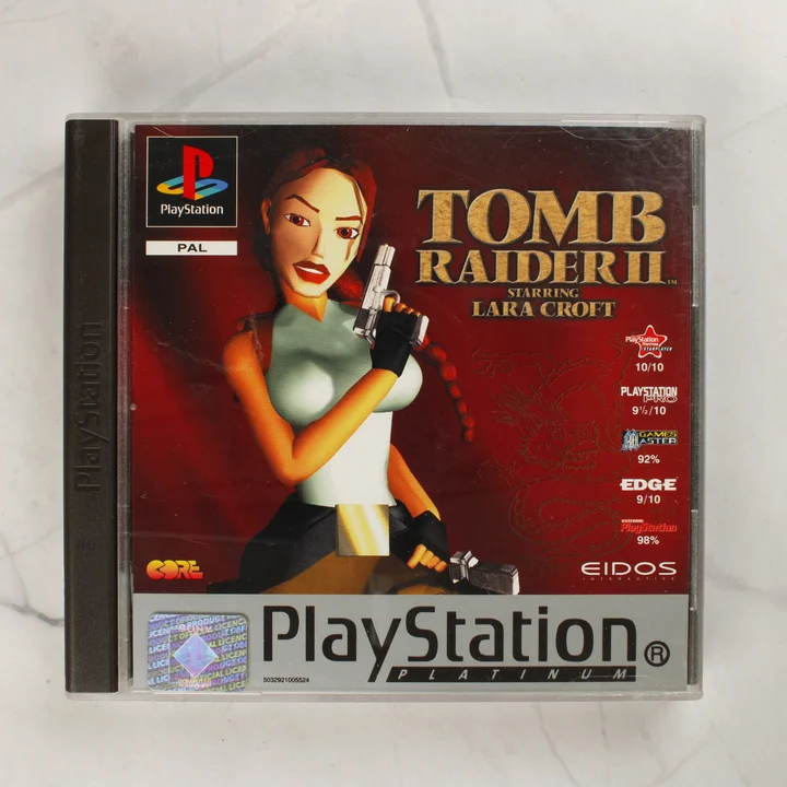Tomb Raider II Platinum kiadású PlayStation játék elölnézetből a tokban