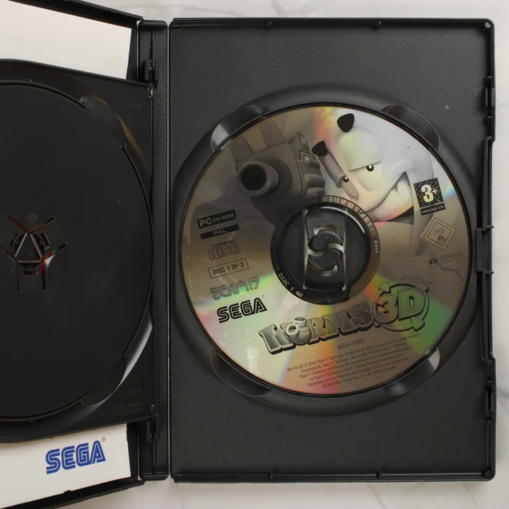 Worms 3D első lemez a tokban A Worms 3D első CD-ROM lemeze a nyitott tokban