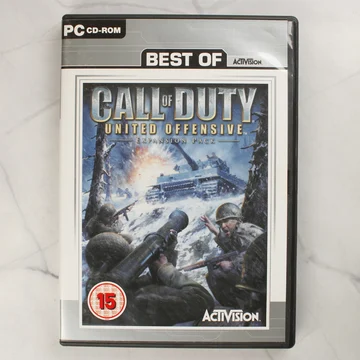 A Call of Duty: United Offensive PC-s játék borítója a tok elülső oldalán