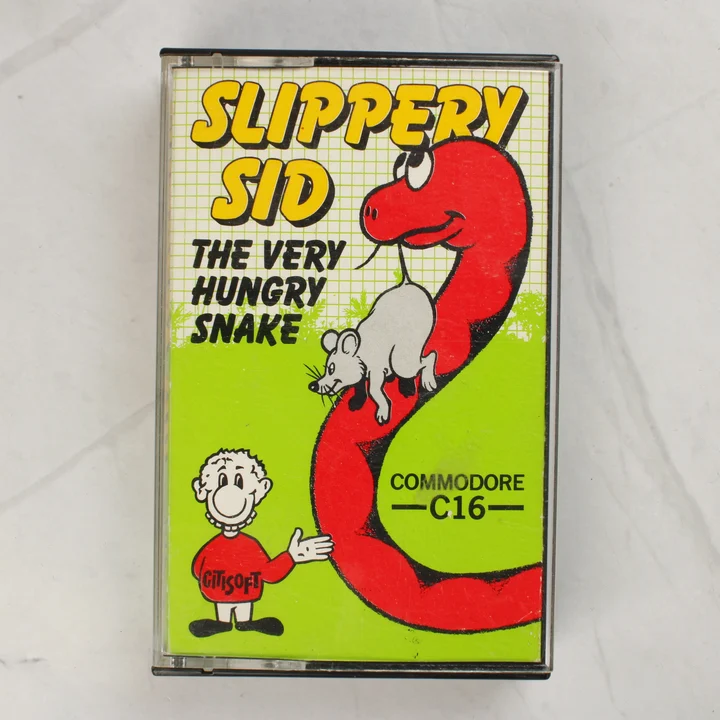 Slippery Sid Commodore C16 játék tokban elölnézet A Slippery Sid Commodore C16 játék színes borítója a műanyag tokban