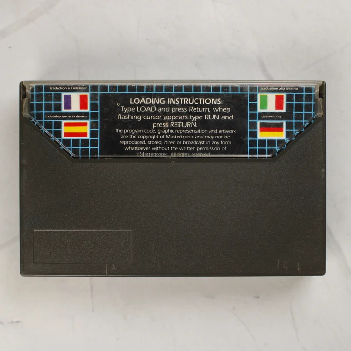 A Formula 1 Simulator Commodore 16 játék tokja hátulról, a betöltési útmutatóval