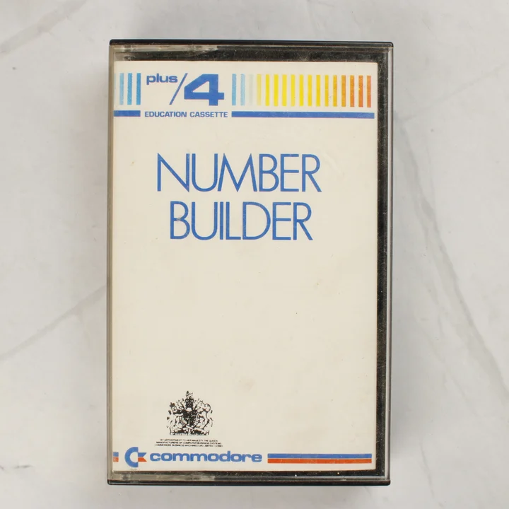 A Commodore plus/4 Number Builder oktatóprogram kazettás kiadása a tok előlapja felől nézve