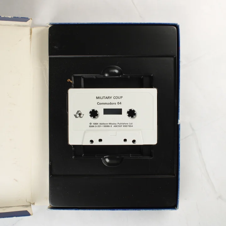 Military Coup C64 kazetta Military Coup kazetta a dobozban