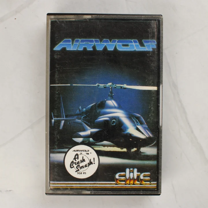 Az Airwolf Commodore 16 játék kazetta tokjának előlapja a helikopteres grafikával