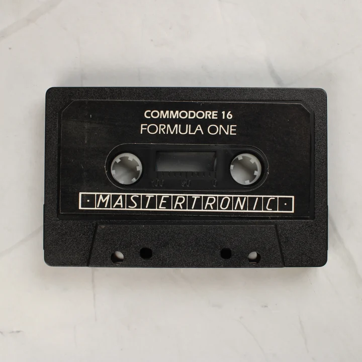 Formula 1 Simulator Commodore 16 fekete magnókazetta