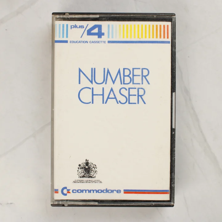 Number Chaser Commodore Plus/4 oktatóprogram kazetta a műanyag tokjában, elölnézetből