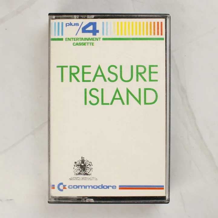 Treasure Island Commodore Plus/4 kazetta tokban A Treasure Island videójáték Commodore Plus/4 verziójának tokja elölről
