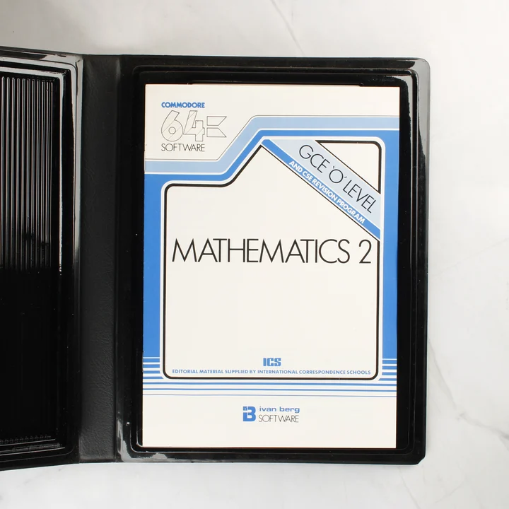 Mathematics 2 útmutató A Mathematics 2 szoftver nyitott tokja az útmutatóval