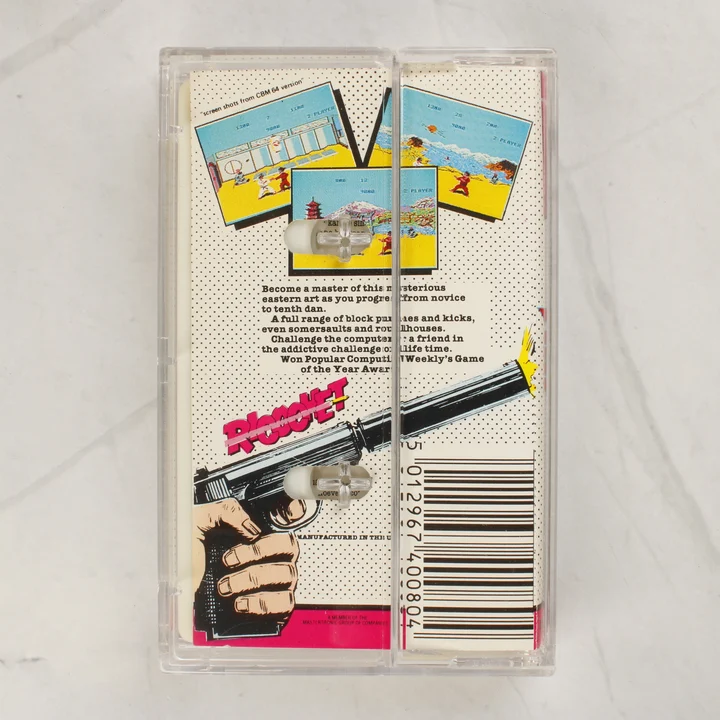 A Way of the Exploding Fist Commodore 16 videójáték tokjának hátlapja leírással és vonalkóddal