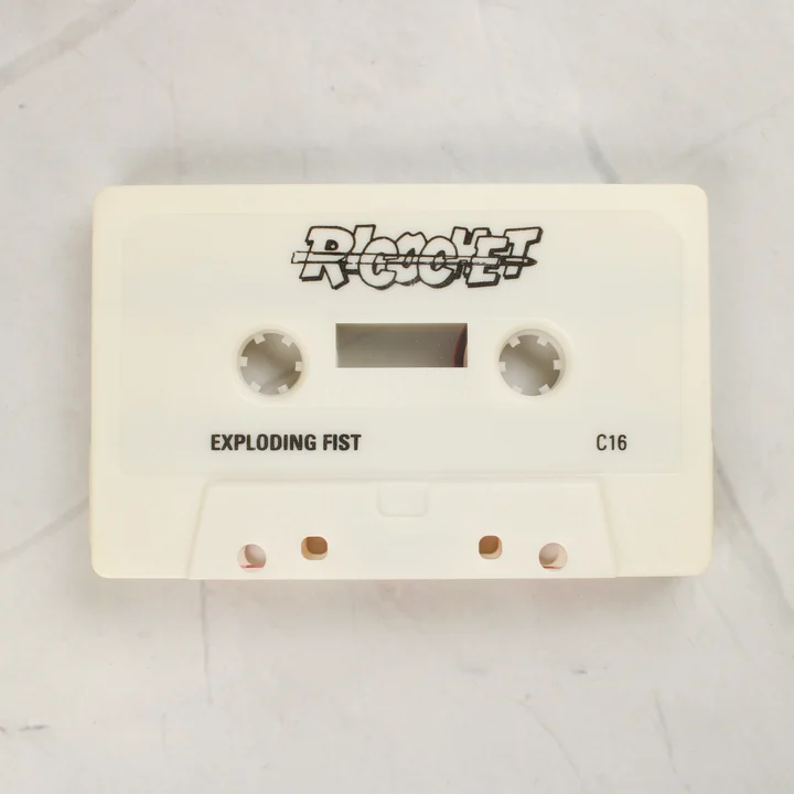 A Way of the Exploding Fist Commodore 16 játék fehér színű magnókazettája