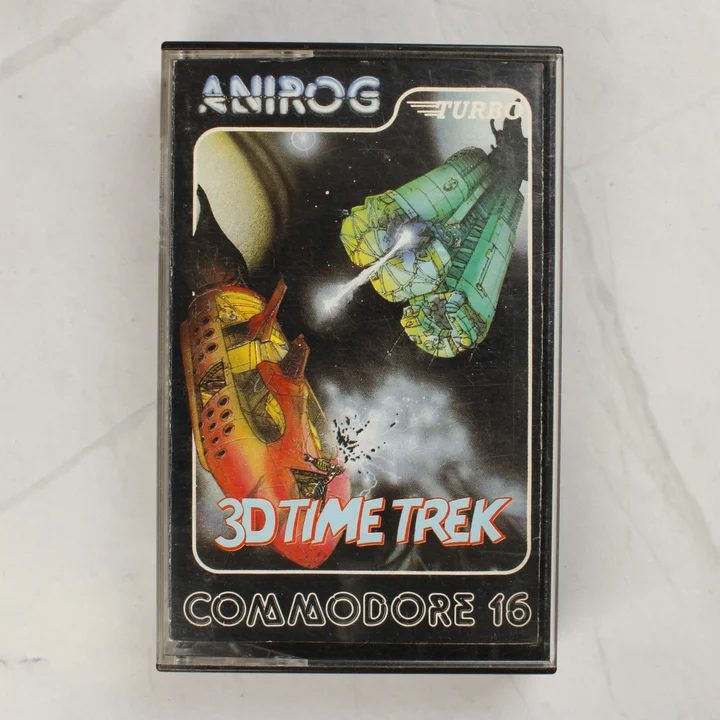 A 3D Time Trek Commodore 16 videójáték tokban, elölnézetből