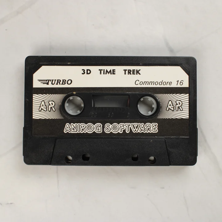 A 3D Time Trek játék fekete kazettája fehér címkével