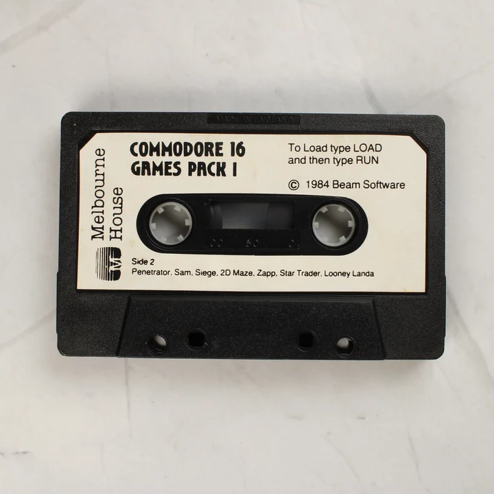A fekete Commodore 16 Games Pack I magnókazetta