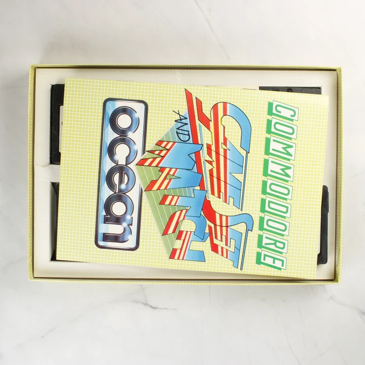 A nyitott doboz a használati útmutatóval