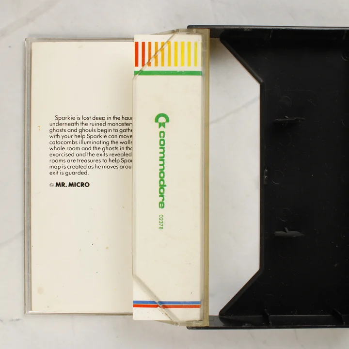 exorcist-commodore-16-nyitott-tok Exorcist Commodore 16 nyitott műanyag tok és borító