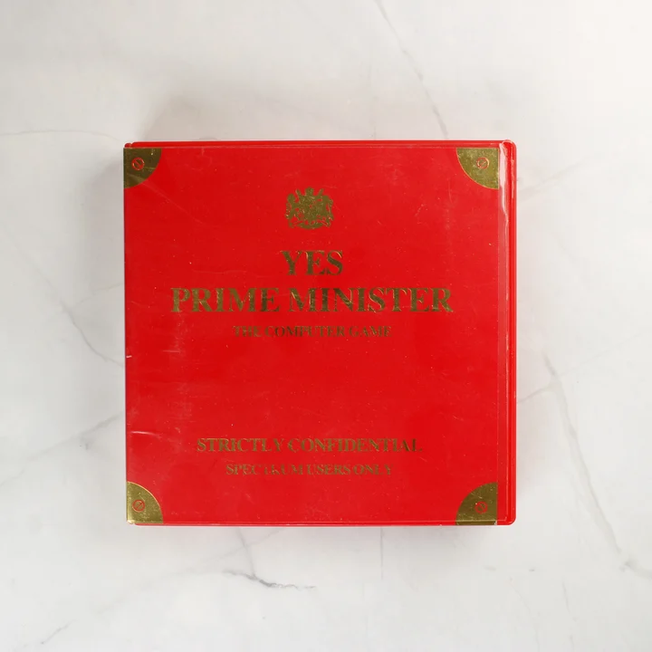 Yes Prime Minister videójáték vörös tokja elölről