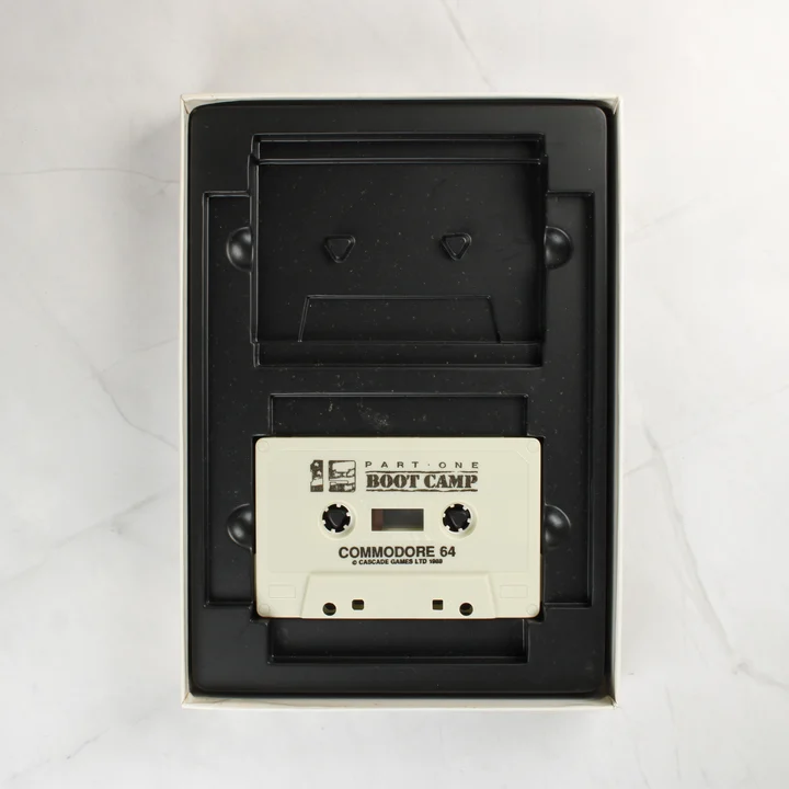 19 Part One: Boot Camp C64 kazetta 19 Part One: Boot Camp Commodore 64 magnókazetta a dobozban