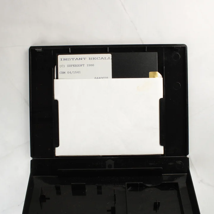 Instant Recall floppy lemez Az 5,25 colos floppy lemez a nyitott tokban