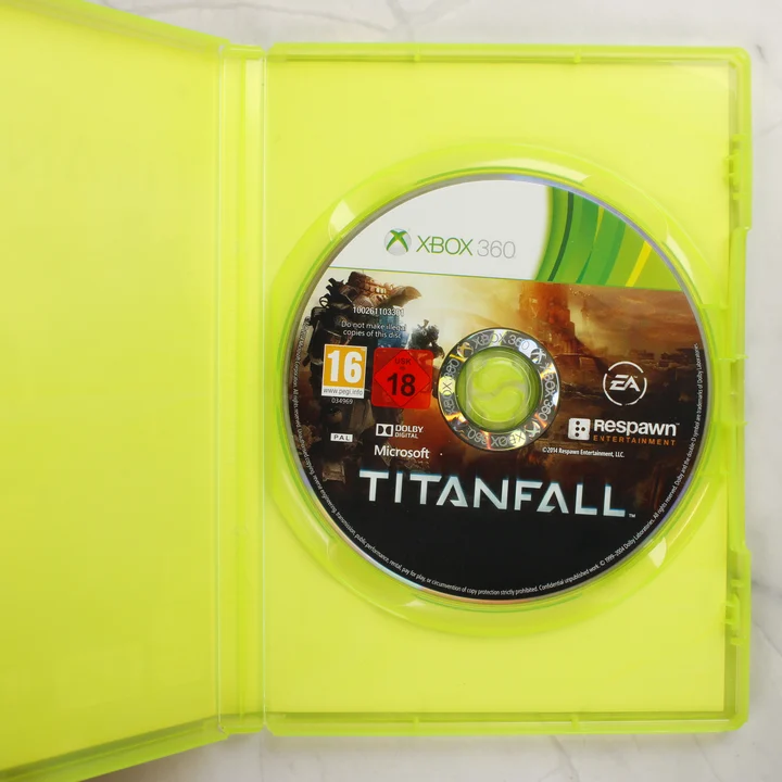 Titanfall Xbox 360 videójáték nyitott tok és lemez Titanfall Xbox 360 nyitott műanyag tok a játéklemezzel
