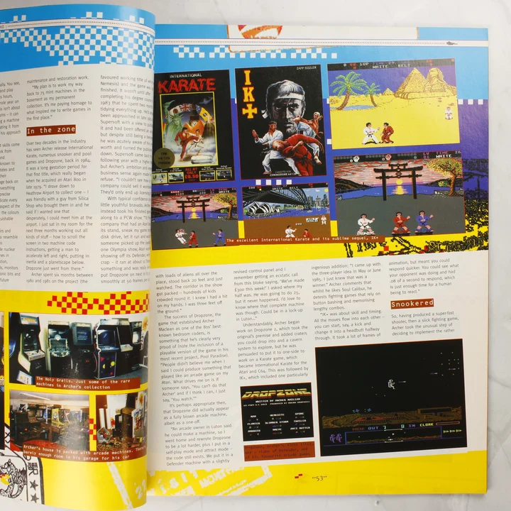 A Retro Gamer magazin nyitott oldala az International Karate cikkével