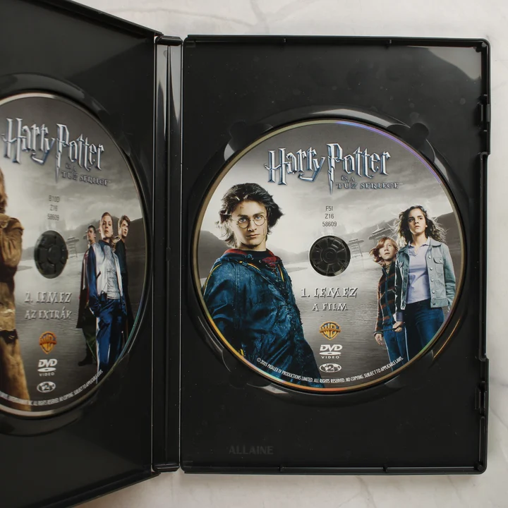 A Harry Potter és a Tűz Serlege duplalemezes DVD nyitott tokja a két lemezzel