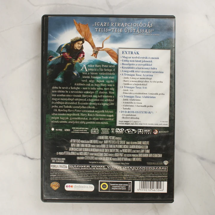 Harry Potter és a Tűz Serlege DVD hátsó borítója a leírással és vonalkóddal