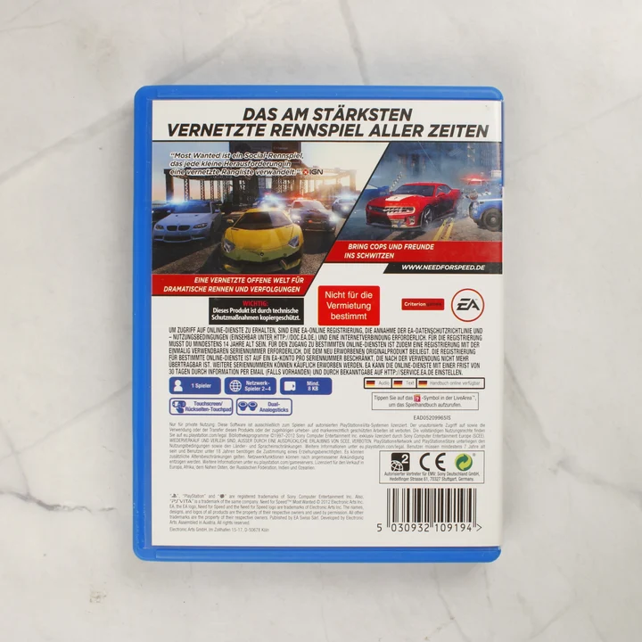 A Need for Speed Most Wanted PS Vita játék kék tokjának hátoldala a leírással és vonalkóddal.
