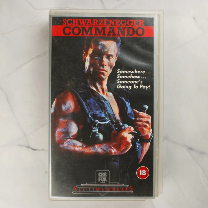 Commando VHS kazetta előlapja Commando VHS kazetta dobozának előlapja Arnold Schwarzenegger képével