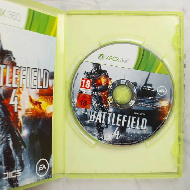 Nyitott tok a Battlefield 4 Disc 1 lemezzel Xbox 360-hoz