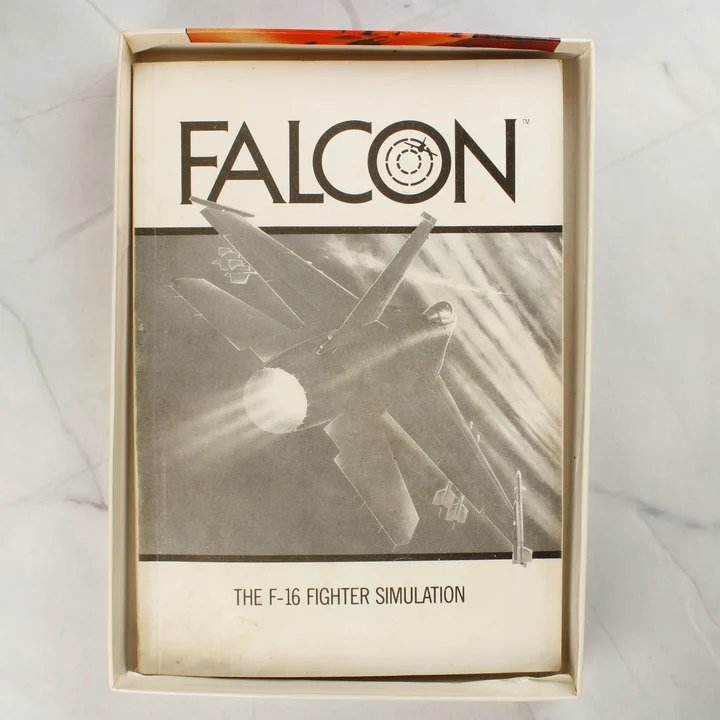 Falcon The F-16 Fighter Simulation fekete-fehér kézikönyv fedlapja