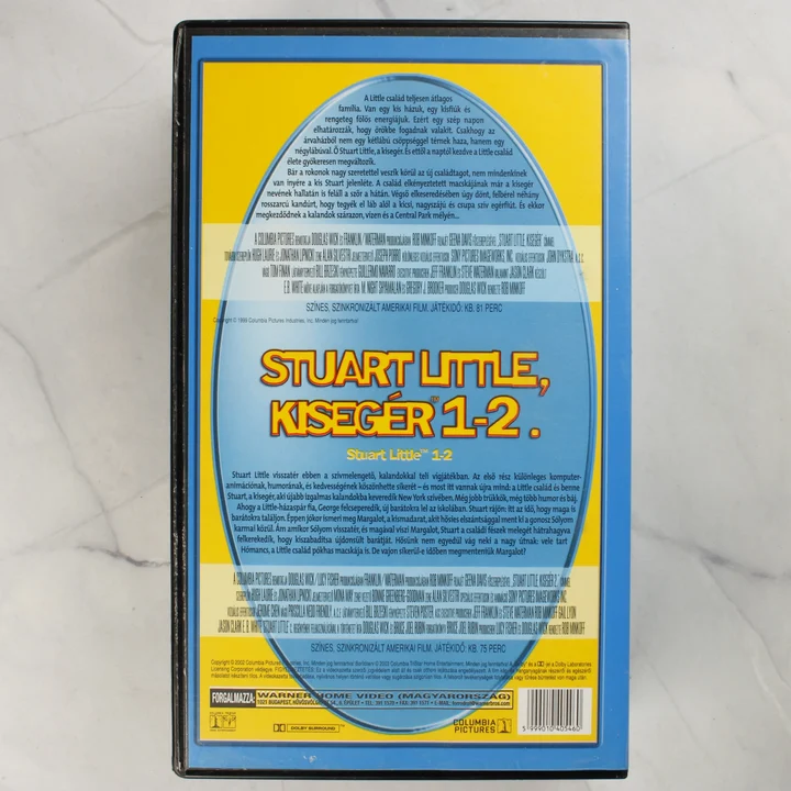 Stuart Little, kisegér 1-2. VHS tok hátlapja Stuart Little, kisegér 1-2. VHS borító hátoldali ismertetője